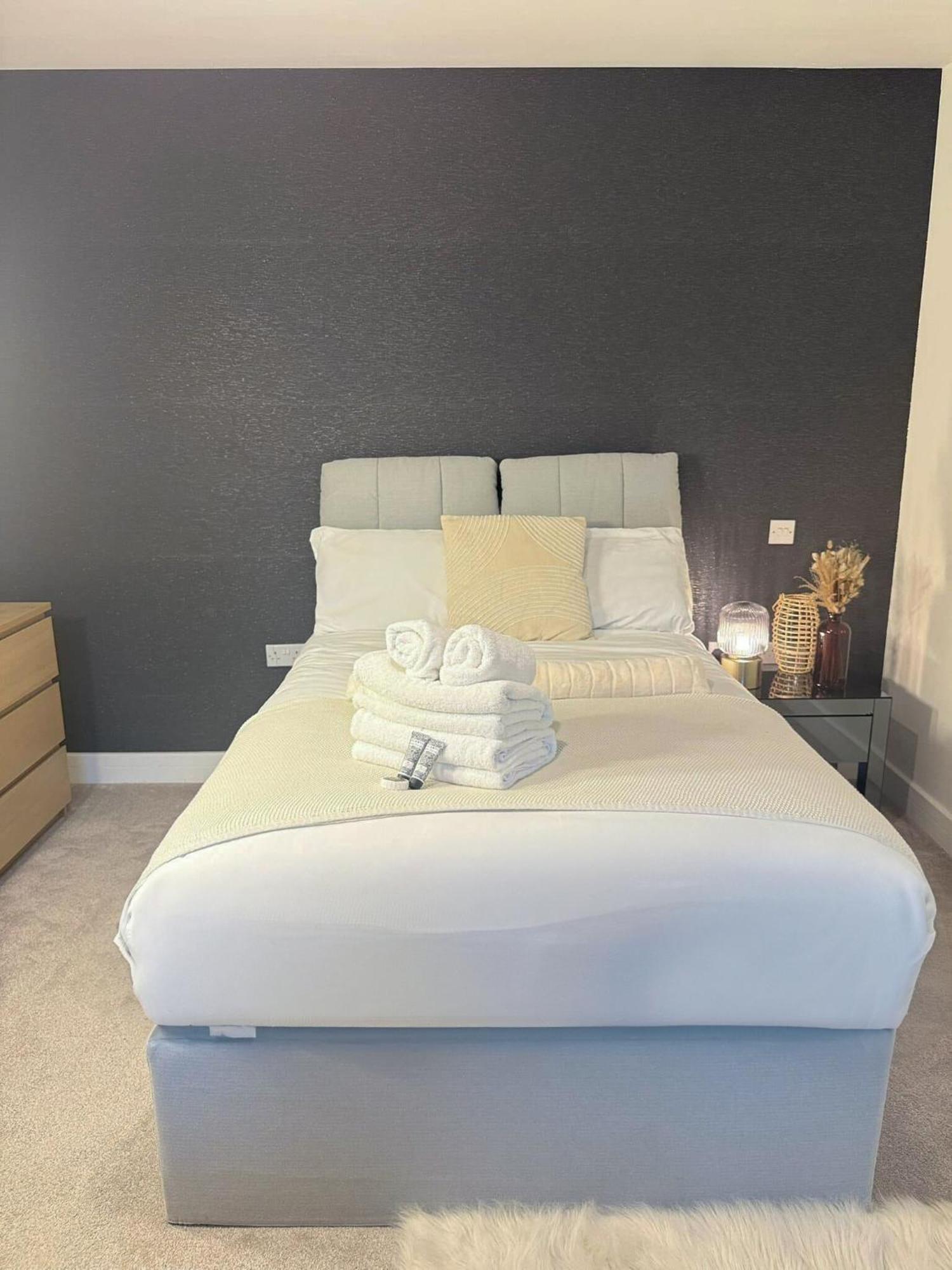 Auracasa 2 Bed O2 Canning * Лондон